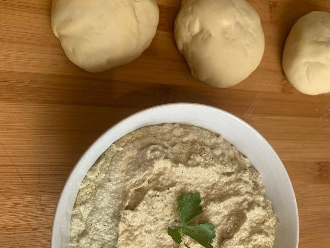 Pane libanese e hummus