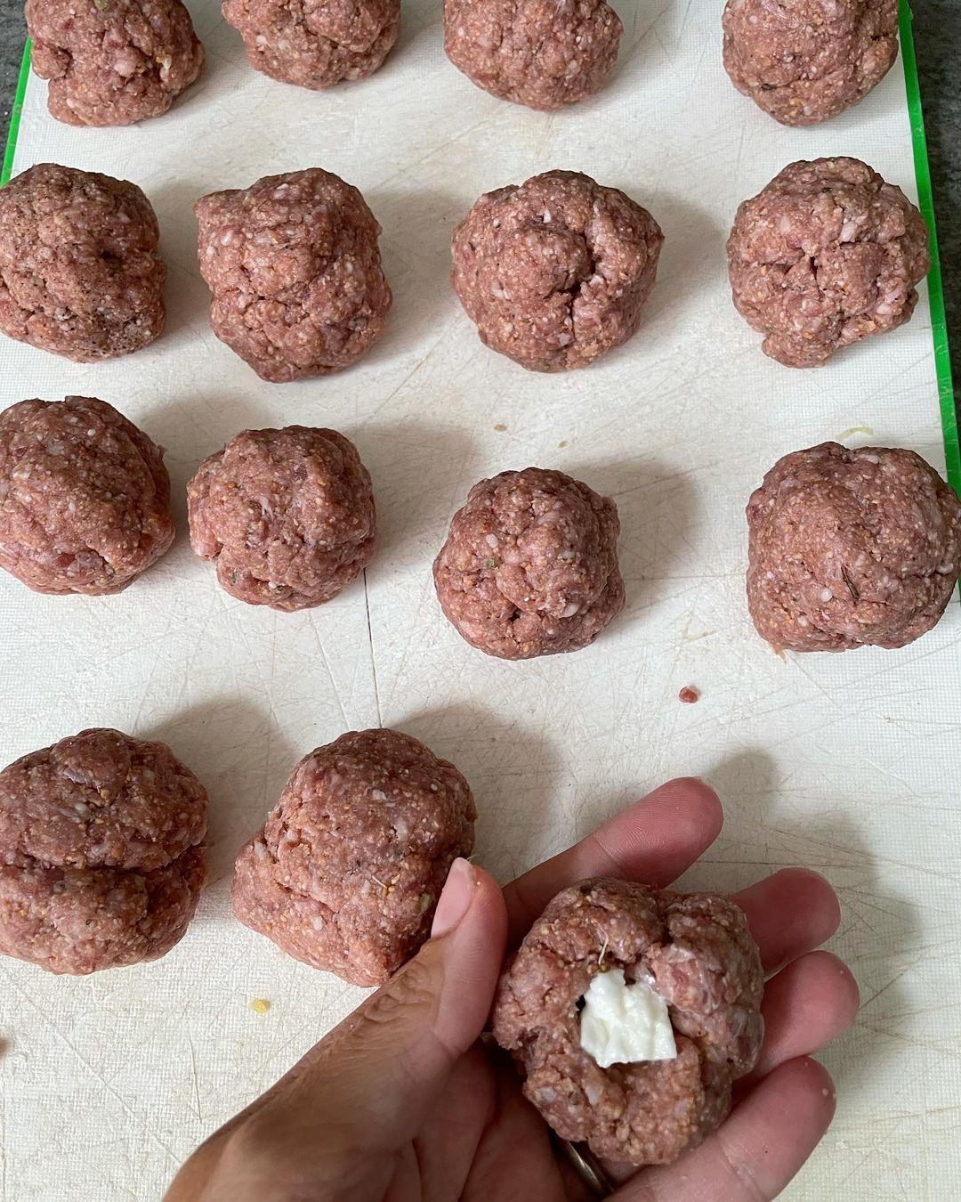 Polpette ripiene di formaggio